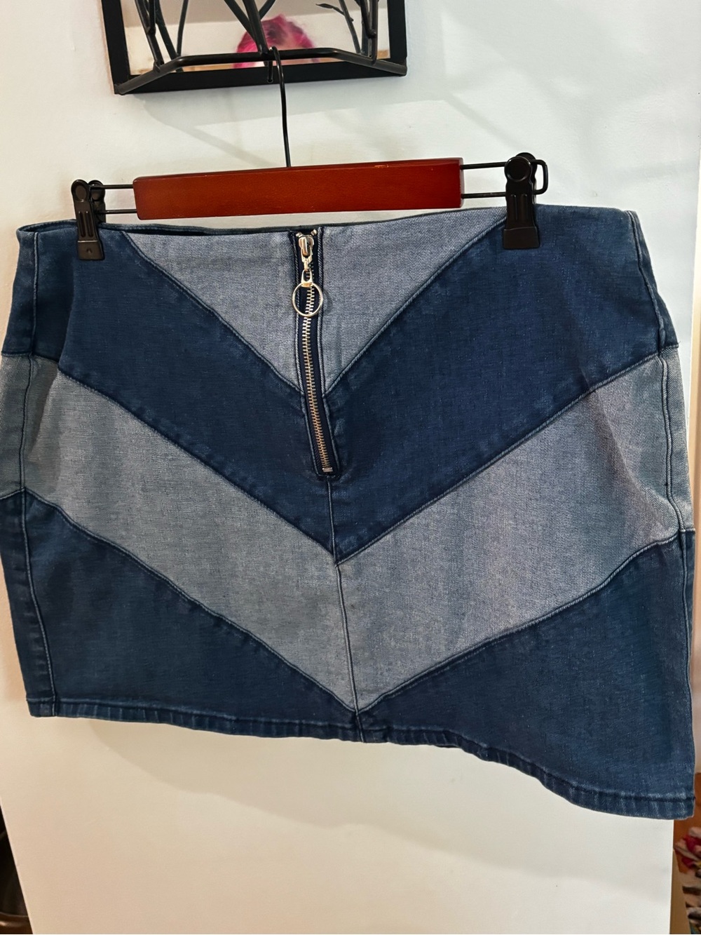 Forever 21 Two-Tone Blue Chevron Denim Mini Skirt with Front Ring Zipper